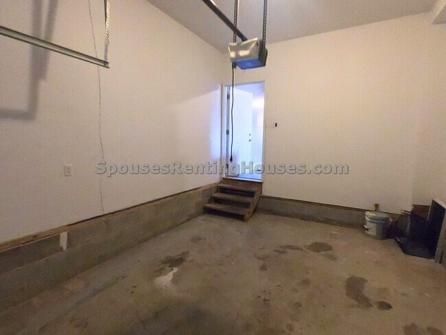 Building Photo - 1402-1404 Charles Street - 1404