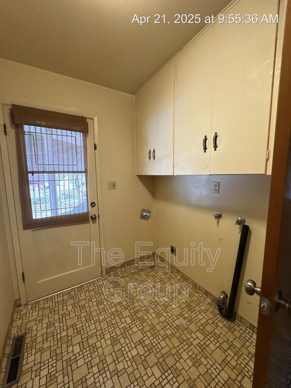 Building Photo - 5342 Avenue 280