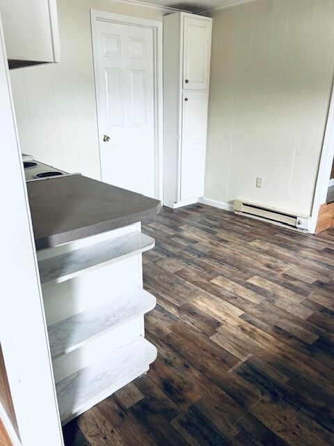 Building Photo - 209 Maple St