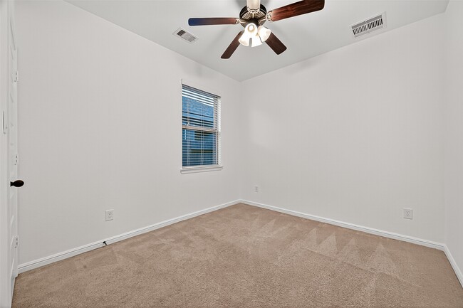 Building Photo - 7927 Tindarey Maple Trace