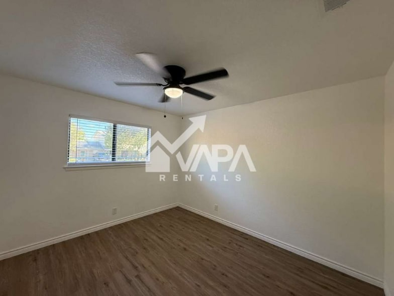 Building Photo - 6615 Cromer