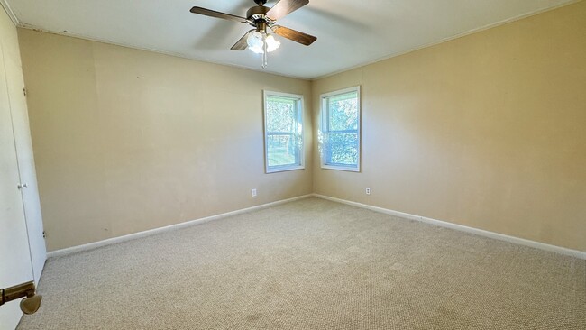 Building Photo - 2706 Jersey St