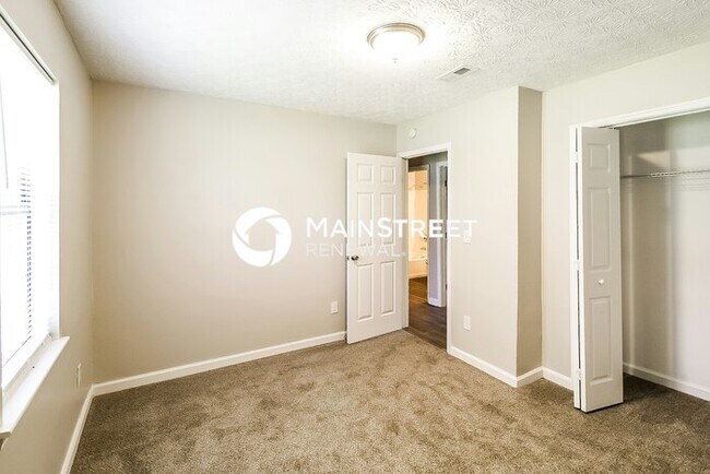 Building Photo - 3 Bedroom Pet-Friendly Home in Jonesboro, GA with Main Street Renewal