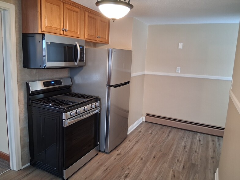 Building Photo - 357 3rd Ave S