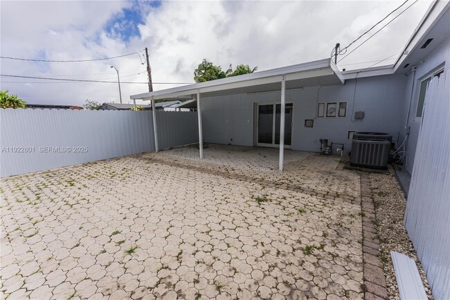 Building Photo - 230 E 56th St