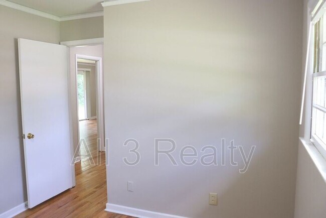 Building Photo - 939 Green Ridge Ct