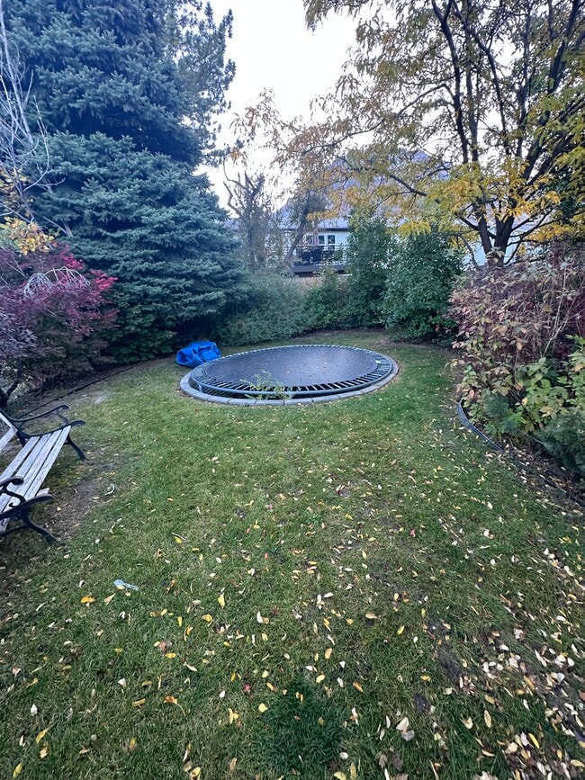 Building Photo - BEREA POPERTY ( PRIVATE)