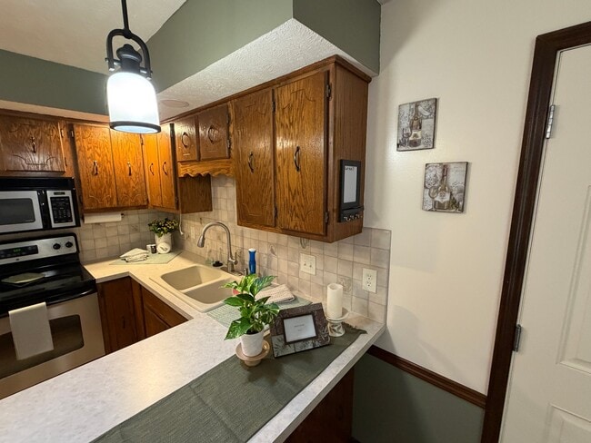 Building Photo - 5212 Bison Dr