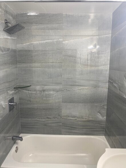 Building Photo - 5629 Malcolm St