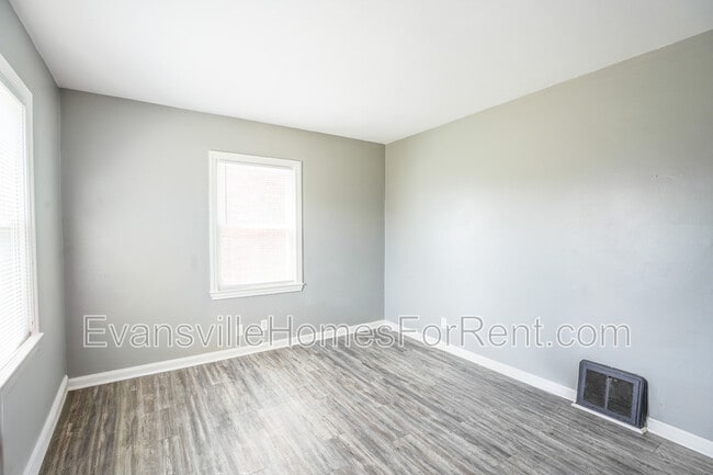 Building Photo - 1112 Bellemeade Ave