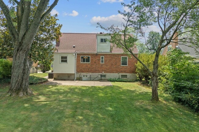Building Photo - Delhi Township- Cute Single Family 4 bed, ...