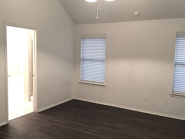 Building Photo - 10019 Blissful Valley Ln