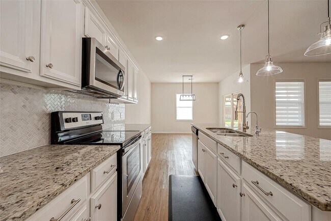 Building Photo - 1017 White Birch Ln