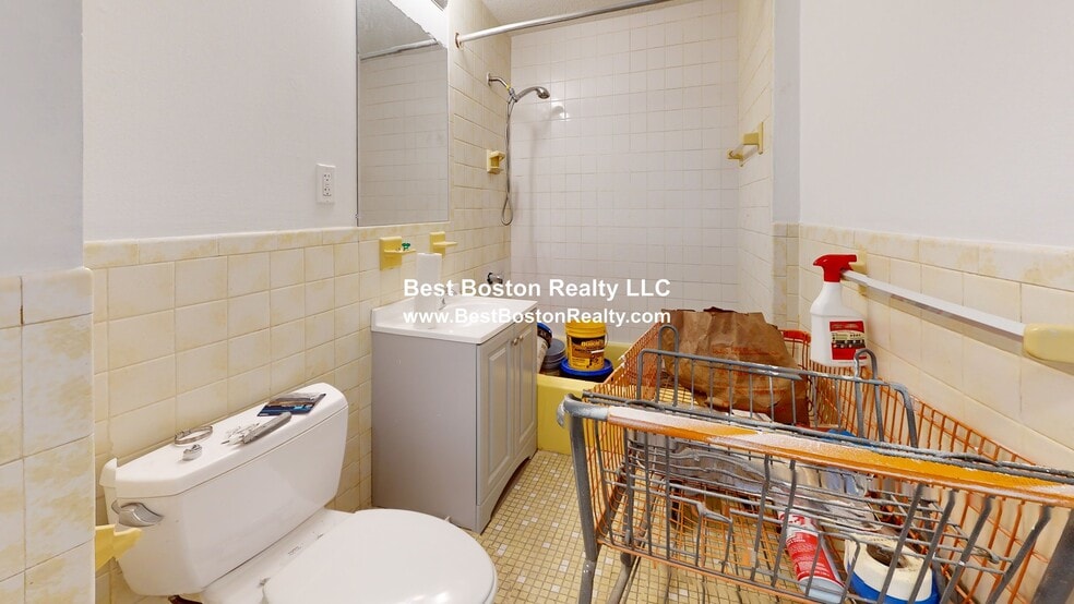 Building Photo - 1123 Revere Beach Pkwy