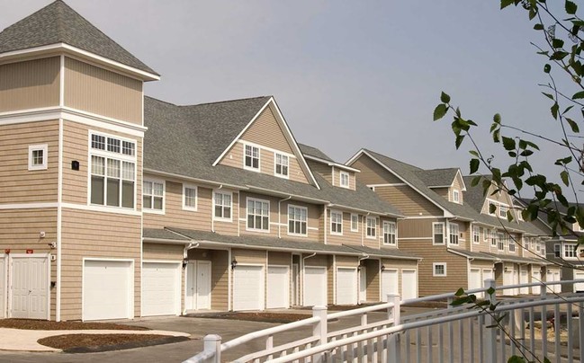 Avalon Apartments Pinehills