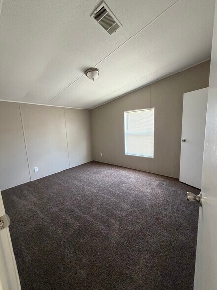 Building Photo - 9211 Gleneagle Dr