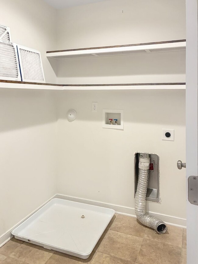 Building Photo - Stunning 4-bedroom in Midlothian, VA