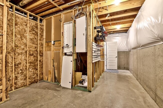 Building Photo - 21 Casagrande St