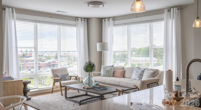 Building Photo - 6408 Providence Farm Ln