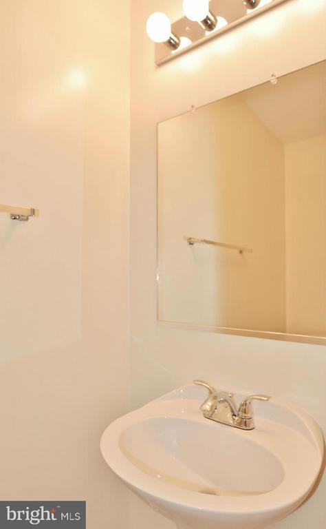 Building Photo - 7411 Salford Ct