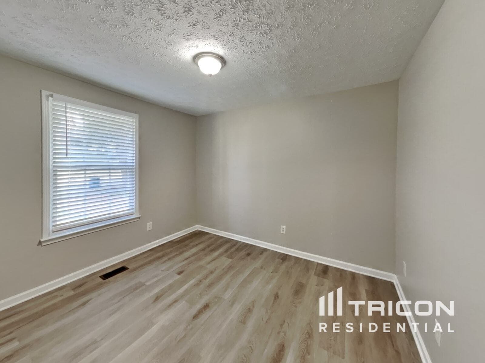 Building Photo - 3009 Blackwood Dr