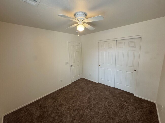 Building Photo - 1225 W Darrel Rd