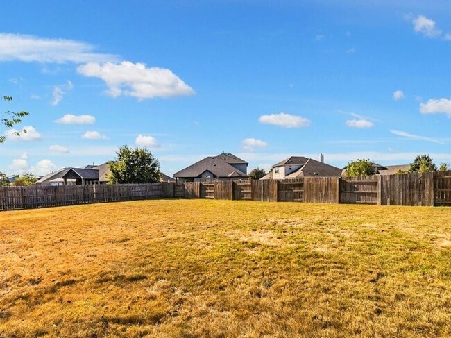 Building Photo - Inviting 4/BR 2.5/BA Home in Austin