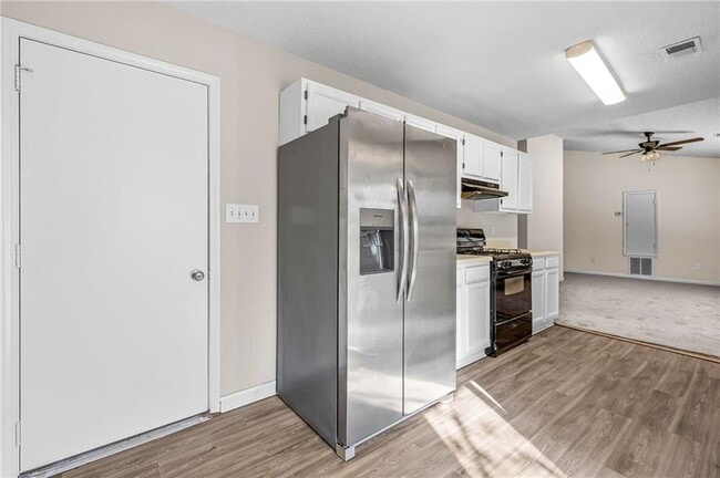 Building Photo - 5345 Memorial Ln SW