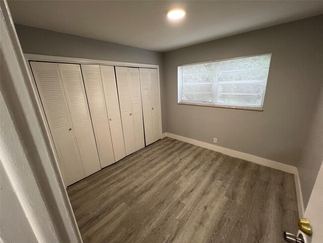 Building Photo - 6840 Pembroke Rd