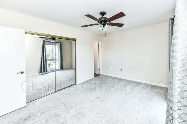 Building Photo - 8088 Edinburgh Dr