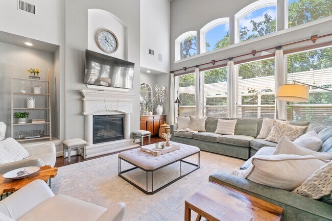 Primary Photo - 27 N Arrow Canyon Cir