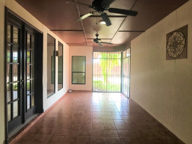 Building Photo - 4Bed/3.5Bath WITH A POOL Now available in Mcallen TX (Taylor and 495)