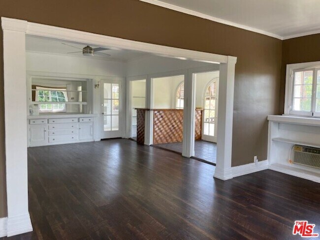 Building Photo - 456 S Wilton Pl