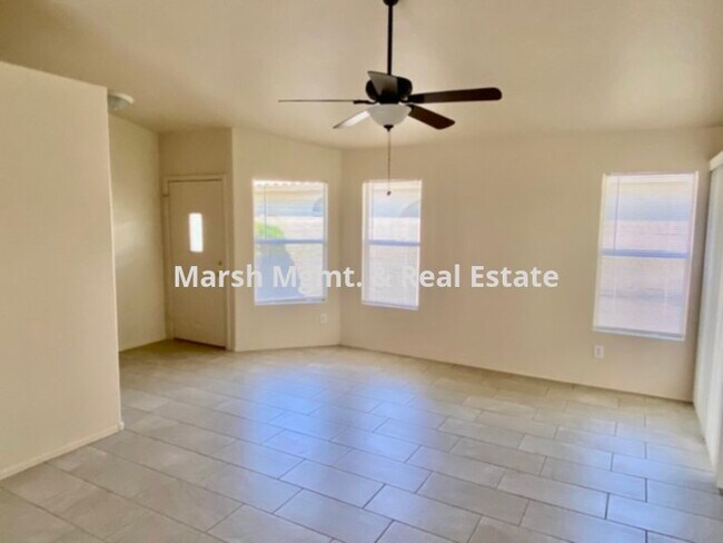 Building Photo - Wonderful 4 bedroom home newly updated in ...