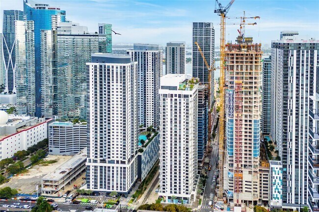 Building Photo - 11 NE 6th St