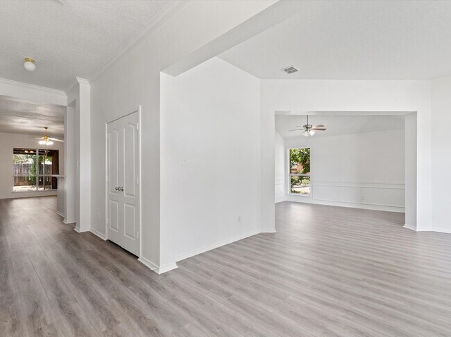 Building Photo - 5705 Frio Dr