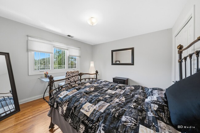 Building Photo - 13025 Silver Fox Dr