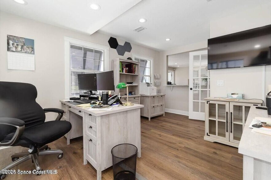 Building Photo - 1280 US-1