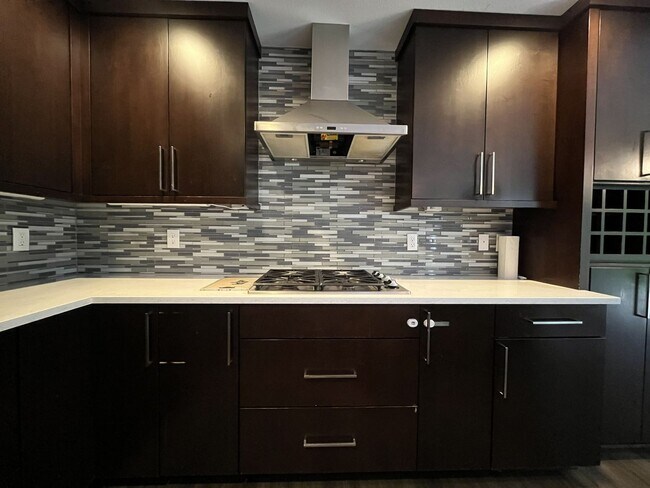 Building Photo - Beautiful 5BD/3BA Home with Soaking Tub, Island Kitchen & Attached 2-Car Garage