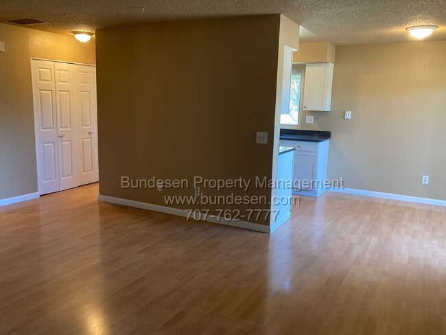 Building Photo - 465 Enterprise Dr