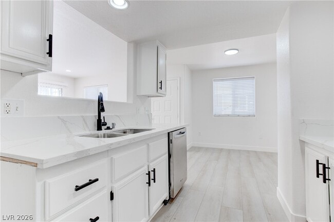 Building Photo - 5792 Ambassador Ave