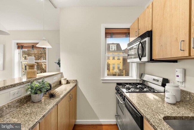 Building Photo - 3534 10th St NW
