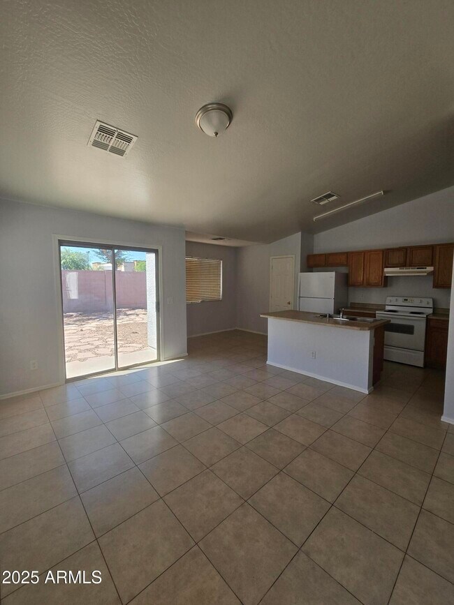 Building Photo - 3425 W Hidalgo Ave