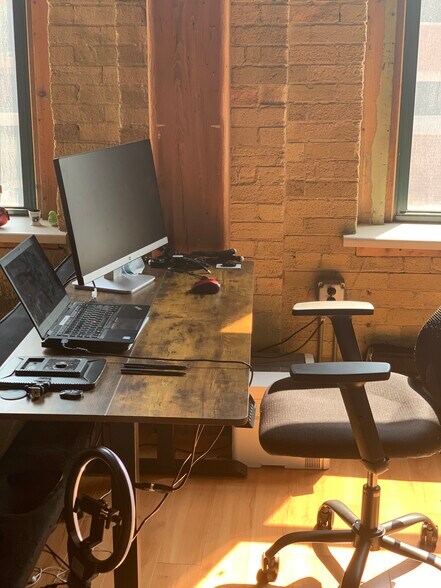 Building Photo - 141 N Water St