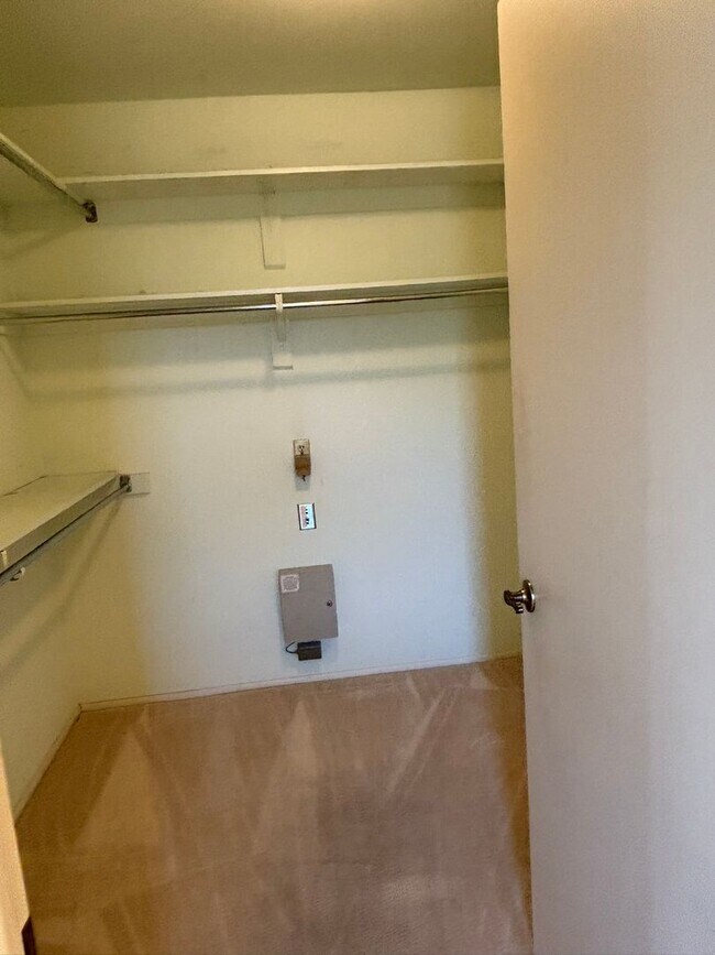 Building Photo - Spacious 3 bedroom Long Term Unfurnished home in Leisure World a 45+ Active Adult Resort Community