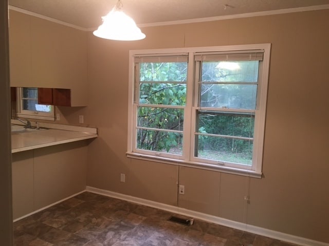 Building Photo - $500 move in special!-$500 off the first month's rent. A must see 3/2 charming brick ranch with a...