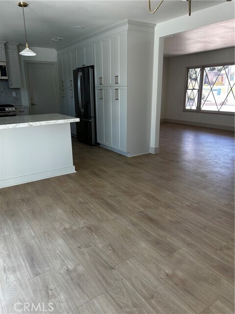 Building Photo - 717 Serpentine Dr