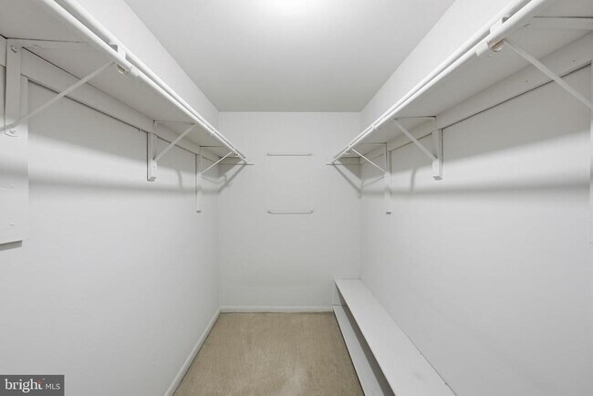 Building Photo - 4600 Duke St