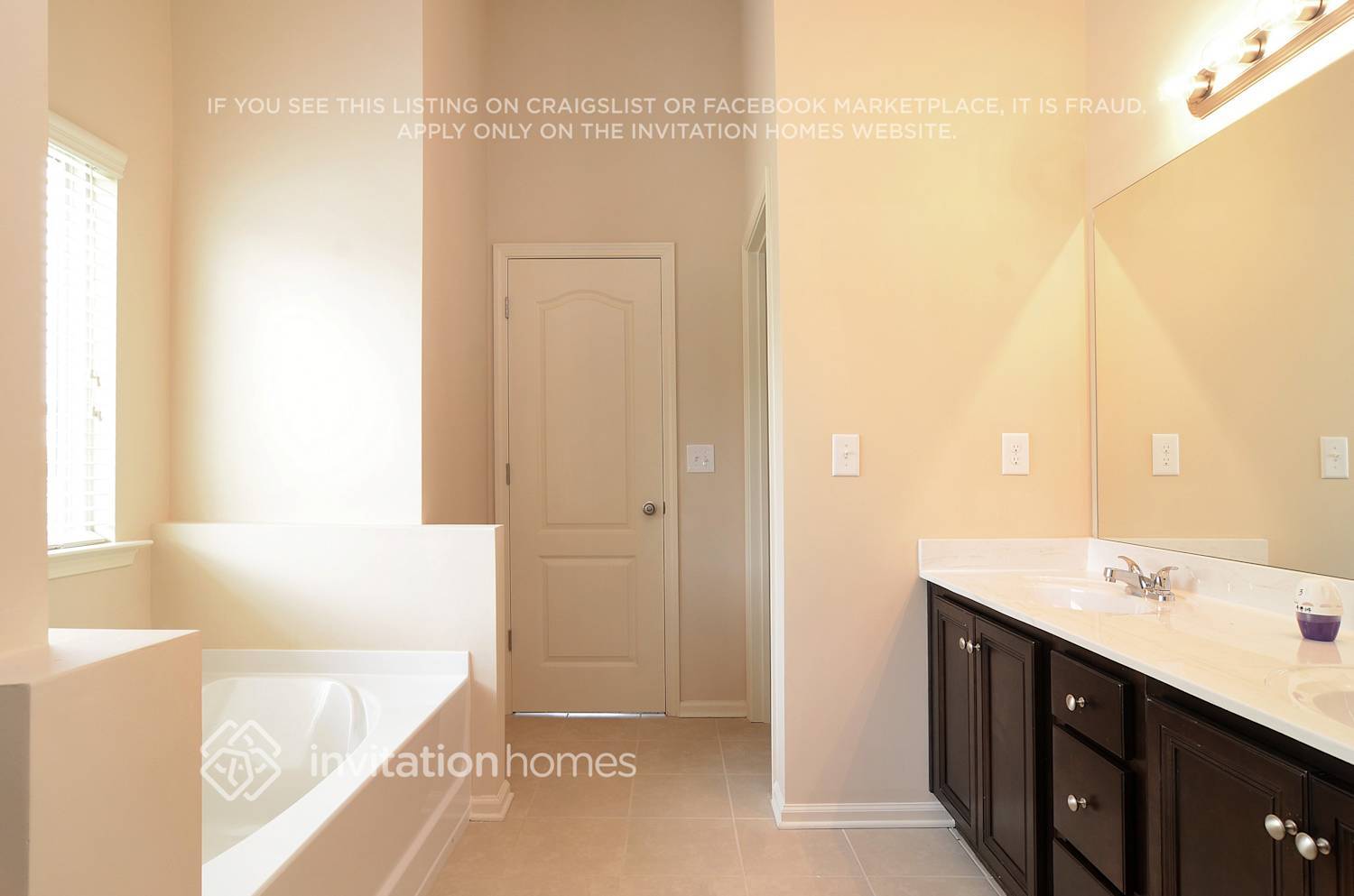 Building Photo - 3680 Brookhollow Dr