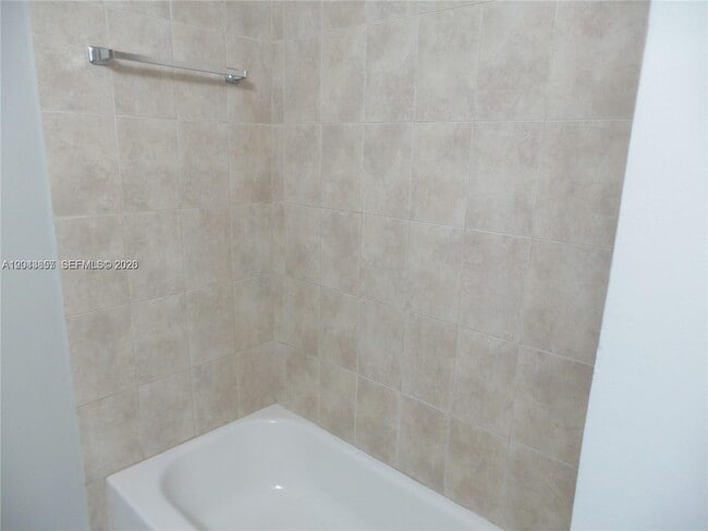 Building Photo - 10794 N Kendall Dr